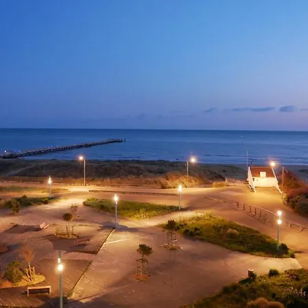 Vue Superbe Sur L'ocean, Et Stationnement